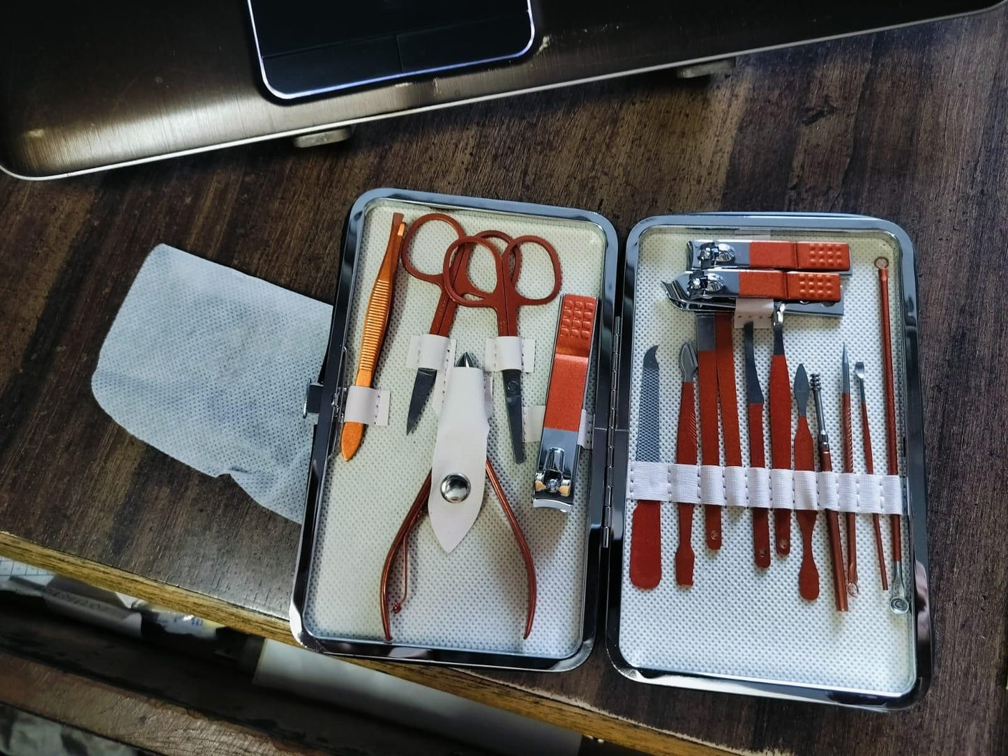 Manicure & Pedicure Nail Tool Kit - 18 in 1 Nail Tool Set