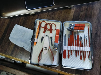 Manicure & Pedicure Nail Tool Kit - 18 in 1 Nail Tool Set